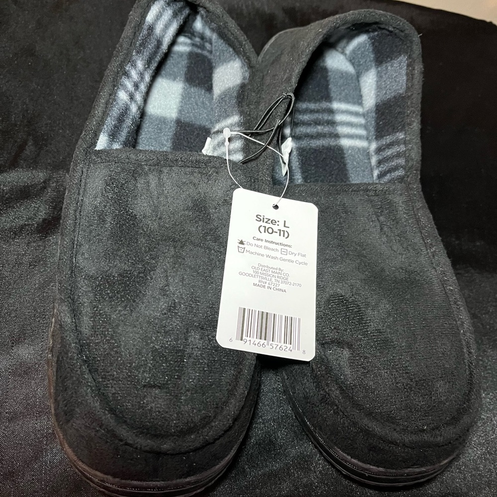 Men's Black Slippers Size 10-11